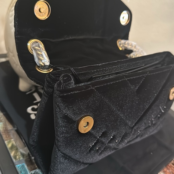 Kurt Geiger London Mini Kensington Eye Quilted Velvet Crossbody Bag - Picture 8 of 13